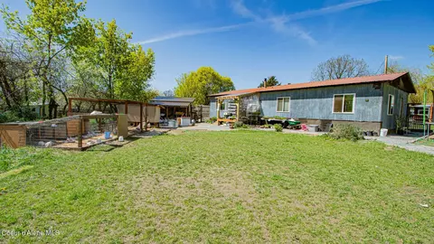 6702 Pine St, Bonners Ferry, ID 83805