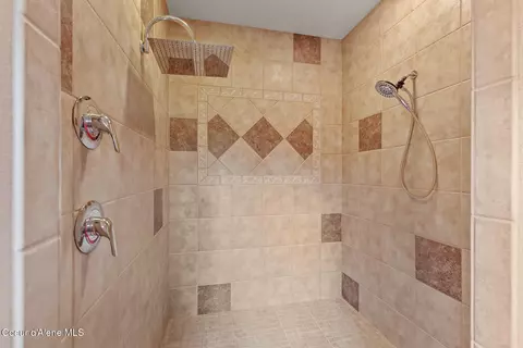 Bath - 4848 E Inverness Dr, Post Falls, ID 83854 photo 3 of 5