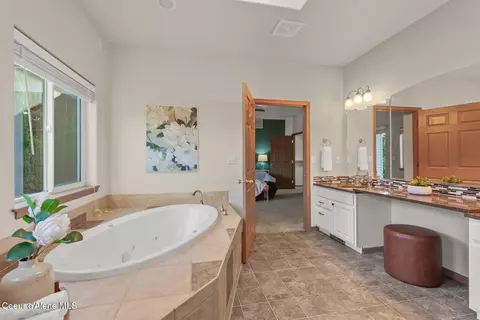 Bath - 4848 E Inverness Dr, Post Falls, ID 83854 photo 2 of 5