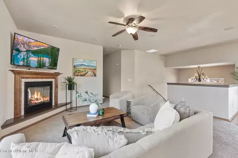 Living - 4848 E Inverness Dr, Post Falls, ID 83854 photo 3 of 6