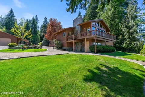 204 Riverside Rd, Priest River, ID 83856