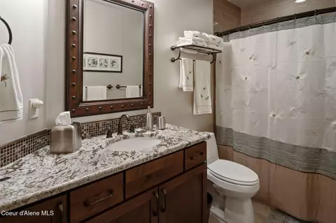 Bath - 2576 E Parker Ave, Harrison, ID 83833 photo 4 of 5