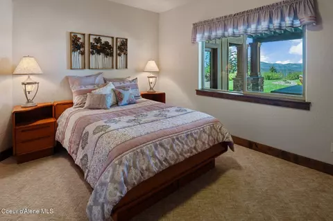 Bedroom - 2576 E Parker Ave, Harrison, ID 83833 photo 4 of 8