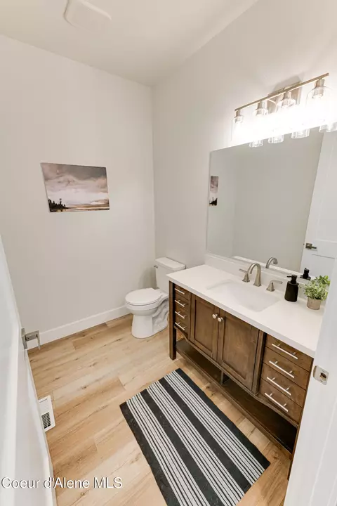 Bath - 204 Silver Saddle Ct, Pinehurst, ID 83850 photo 1 of 7