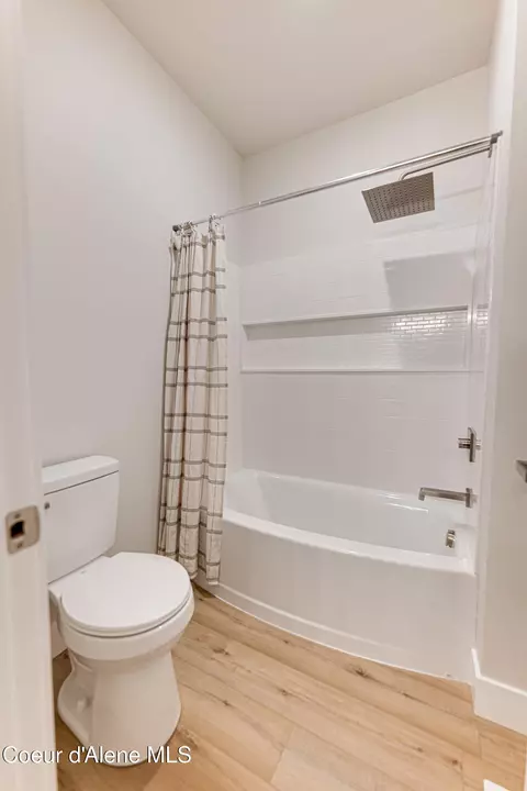 Bath - 204 Silver Saddle Ct, Pinehurst, ID 83850 photo 7 of 7