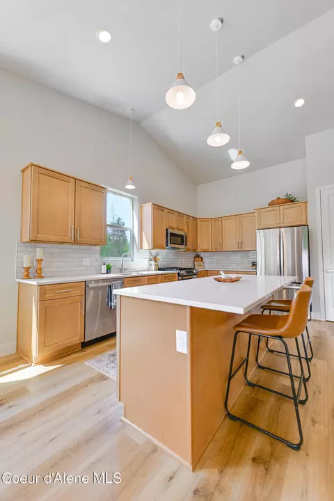 Kitchen - 204 Silver Saddle Ct, Pinehurst, ID 83850 photo 2 of 3