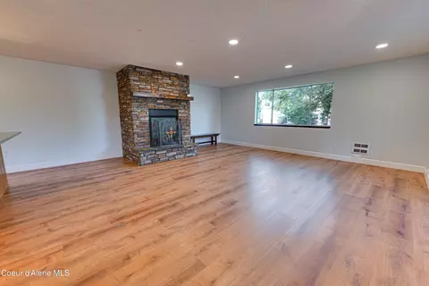519 N Division Ave, Sandpoint, ID 83864 photo 2