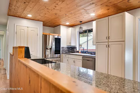 519 N Division Ave, Sandpoint, ID 83864 photo 5