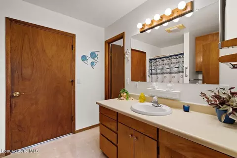 Bath - 4755 E Aspen Way, Post Falls, ID 83854 photo 2 of 3