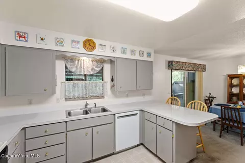 Kitchen - 4755 E Aspen Way, Post Falls, ID 83854 photo 2 of 9