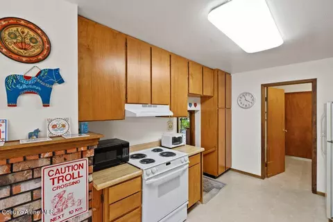 Kitchen - 4755 E Aspen Way, Post Falls, ID 83854 photo 8 of 9