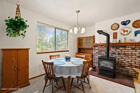 Dining - 4755 E Aspen Way, Post Falls, ID 83854 photo 3 of 4