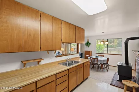 Kitchen - 4755 E Aspen Way, Post Falls, ID 83854 photo 6 of 9