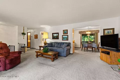 Living - 4755 E Aspen Way, Post Falls, ID 83854 photo 2 of 4