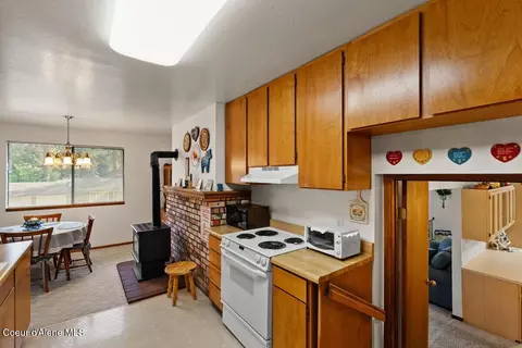 Kitchen - 4755 E Aspen Way, Post Falls, ID 83854 photo 7 of 9
