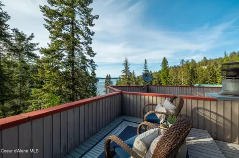 1643 W Kidd Island Rd, Coeur D'alene, ID 83814
