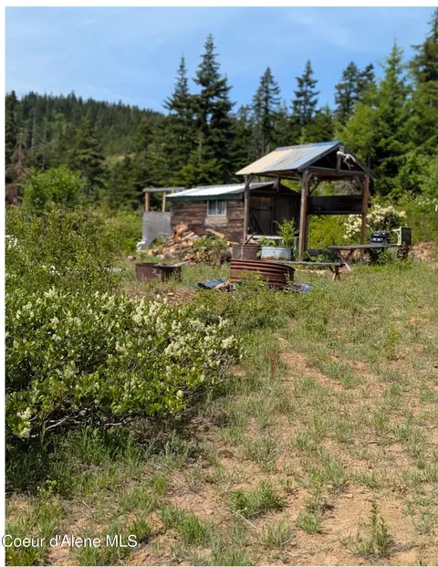 472 Wildflower Dr, Saint Maries, ID 83861