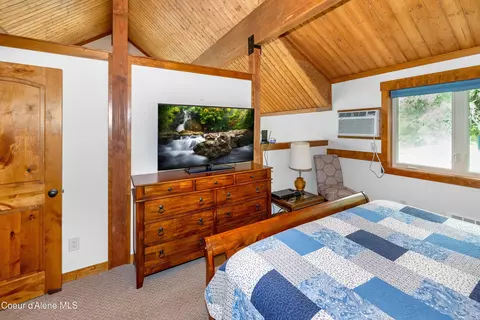 Bedroom - 108 Cutthroat Rd, Coolin, ID 83821 photo 2 of 7
