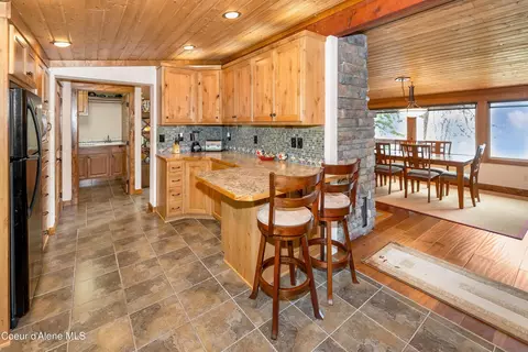 Kitchen - 108 Cutthroat Rd, Coolin, ID 83821 photo 3 of 4