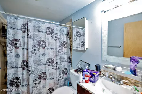 Bath - 1075 Burke Rd, Wallace, ID 83873 photo 1 of 1