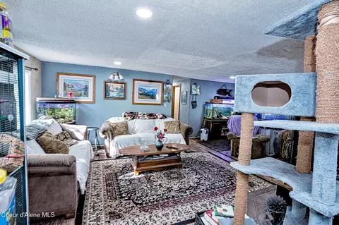 Living - 1075 Burke Rd, Wallace, ID 83873 photo 2 of 3