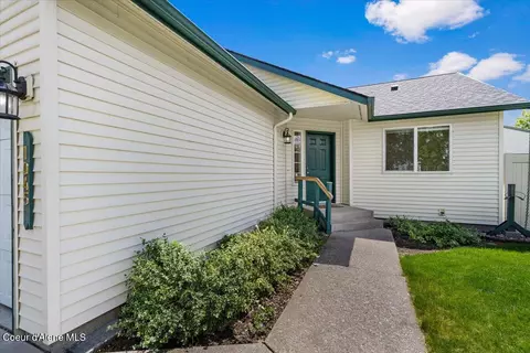 1045 N Townsend Loop, Post Falls, ID 83854 photo 2