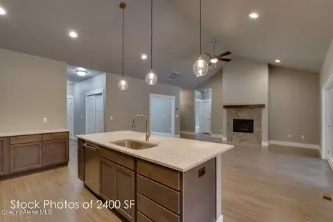 Living - 7772 N Autry Ln, Athol, ID 83801 photo 2 of 2