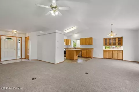 Living - 1100 E Autumn Crest Loop, Post Falls, ID 83854 photo 3 of 6