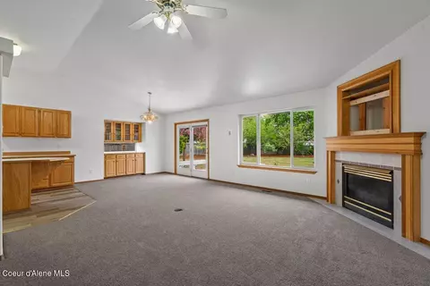 Living - 1100 E Autumn Crest Loop, Post Falls, ID 83854 photo 5 of 6