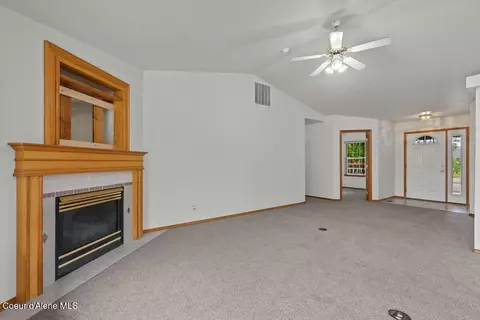 Living - 1100 E Autumn Crest Loop, Post Falls, ID 83854 photo 4 of 6