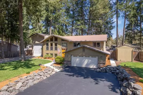 11982 N Emerald Dr, Hayden, ID 83835