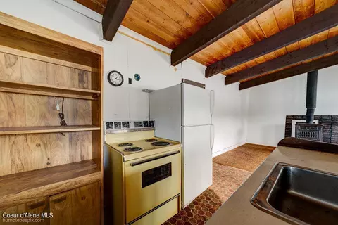 Kitchen - 14809 N Rollins Beach Loop, Hayden, ID 83835 photo 2 of 2