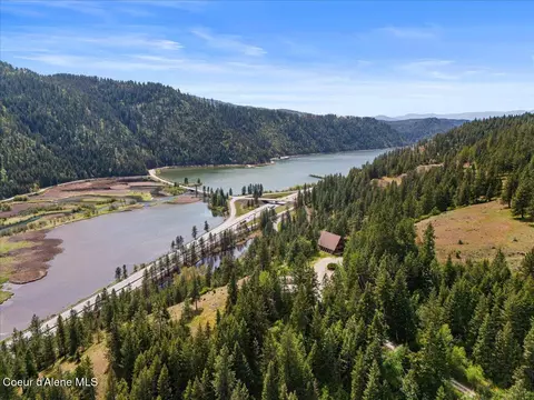 5689 S Wolf Lodge Terrace Rd, Coeur D'alene, ID 83814