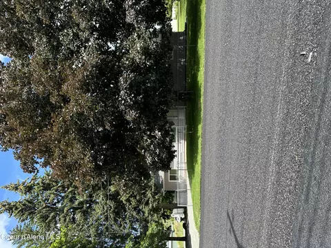 923 E Hanley Ave, Dalton Gardens, ID 83815