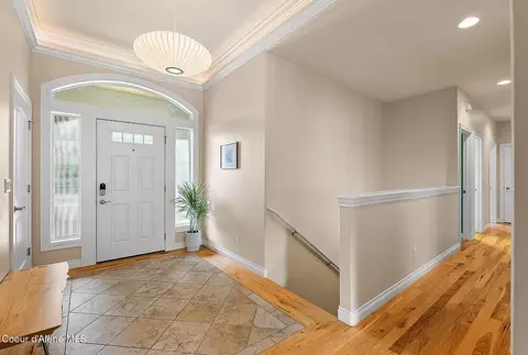 7432 N Colfax St, Dalton Gardens, ID 83815