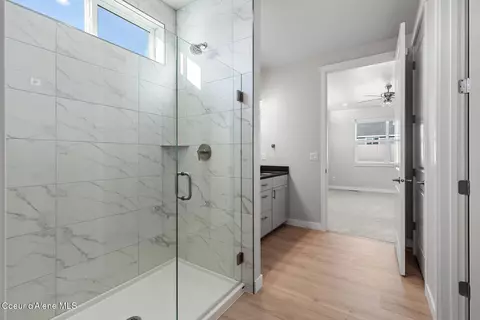 Bath - 4437 E Corsac Fox Ave, Post Falls, ID 83854 photo 2 of 3