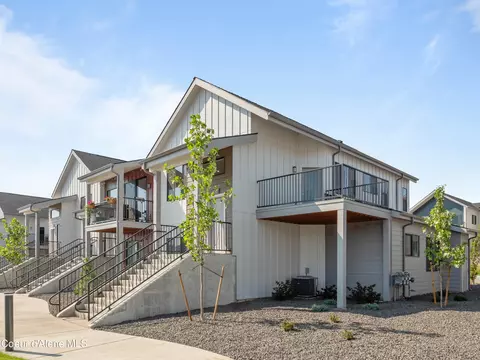 Exterior - 932 E Railroad Ave, Post Falls, ID 83854 photo 6 of 10
