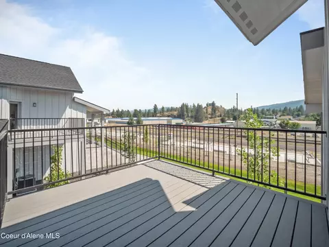 Exterior - 932 E Railroad Ave, Post Falls, ID 83854 photo 5 of 10