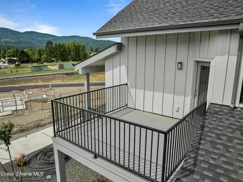 Exterior - 932 E Railroad Ave, Post Falls, ID 83854 photo 4 of 10