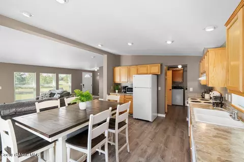 Kitchen - 2873 E Brunner Rd, Athol, ID 83801 photo 1 of 2