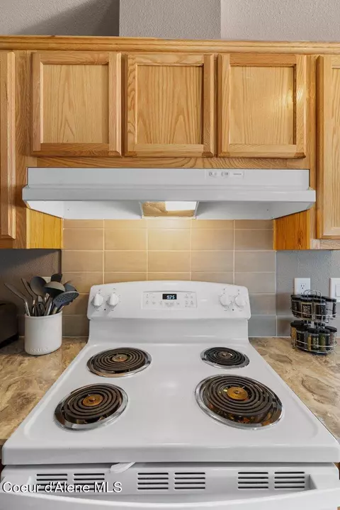 Kitchen - 2873 E Brunner Rd, Athol, ID 83801 photo 2 of 2