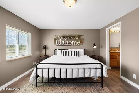 Bedroom - 2873 E Brunner Rd, Athol, ID 83801 photo 2 of 4