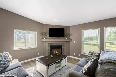 Living - 2873 E Brunner Rd, Athol, ID 83801 photo 1 of 2