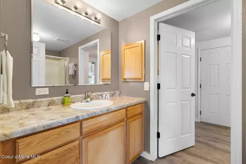 Bath - 2873 E Brunner Rd, Athol, ID 83801 photo 2 of 2