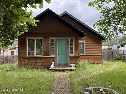 111 E St, Smelterville, ID 83868