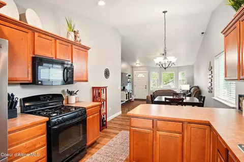 Kitchen - 3657 E Kauffman Ln, Post Falls, ID 83854 photo 3 of 4