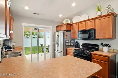 Kitchen - 3657 E Kauffman Ln, Post Falls, ID 83854 photo 4 of 4