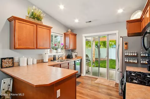 Kitchen - 3657 E Kauffman Ln, Post Falls, ID 83854 photo 1 of 4