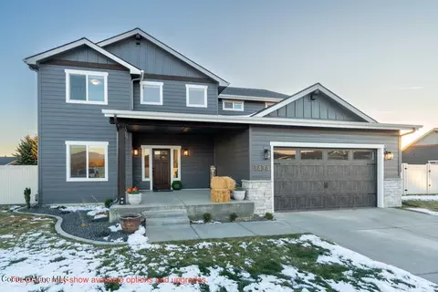 1096 E Sleeping Deer Ave, Hayden, ID 83835