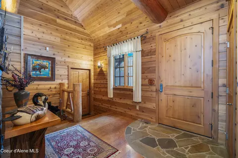 Entry Way - 286 E Canoe Point Rd, Coolin, ID 83821 photo 3 of 3